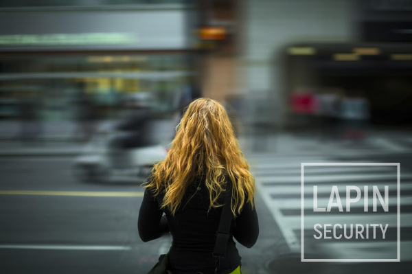 найти человека по фамилии